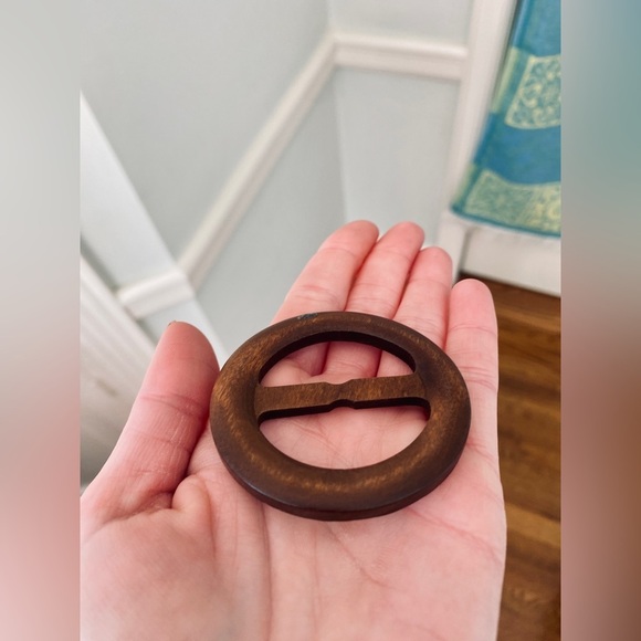 Wrap Clip Faux Wood Keep it Put - Picture 3 of 13